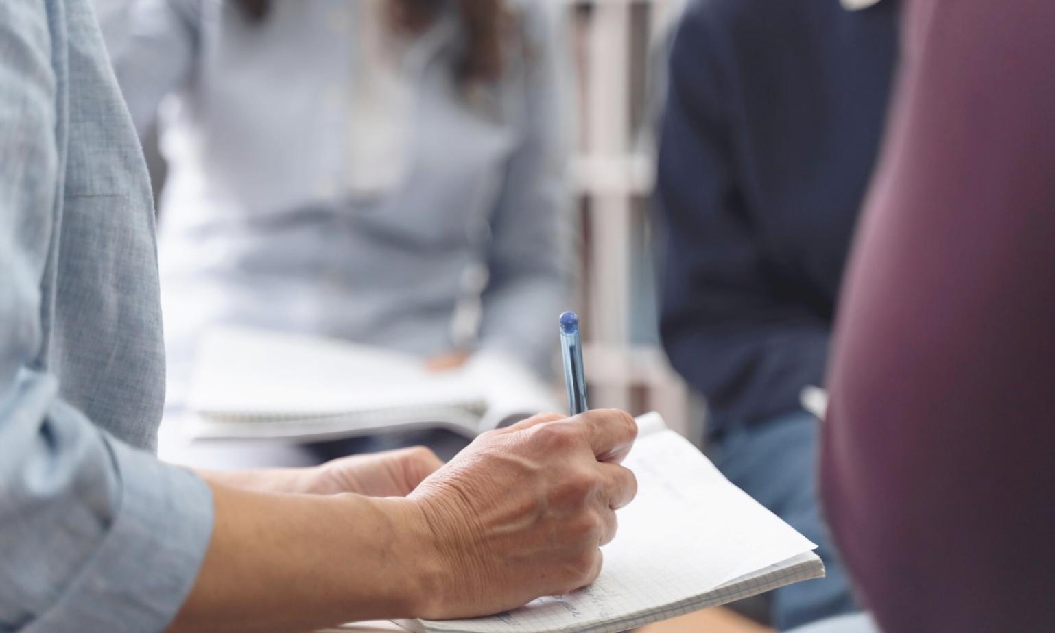 Finanzmodellierung und Budgetplanung auf Tablet